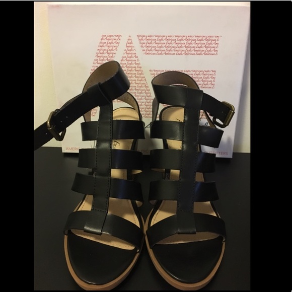 Black Strappy Block Heel - Picture 3 of 7